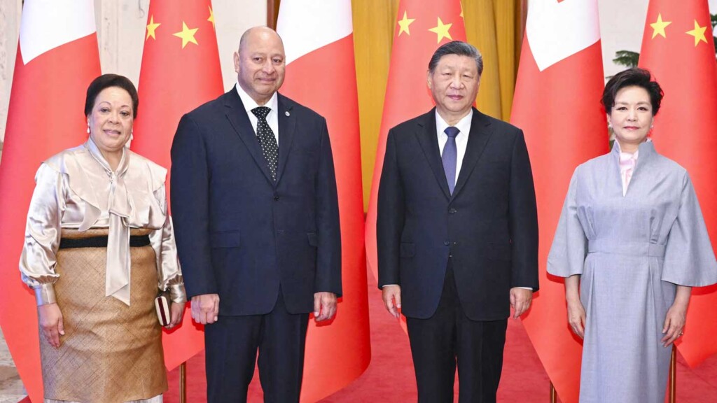 Xi Jinping accueille le roi Tupou VI durant sa visite à Pékin Xi Jinping accueille le roi Tupou VI durant sa visite à Pékin