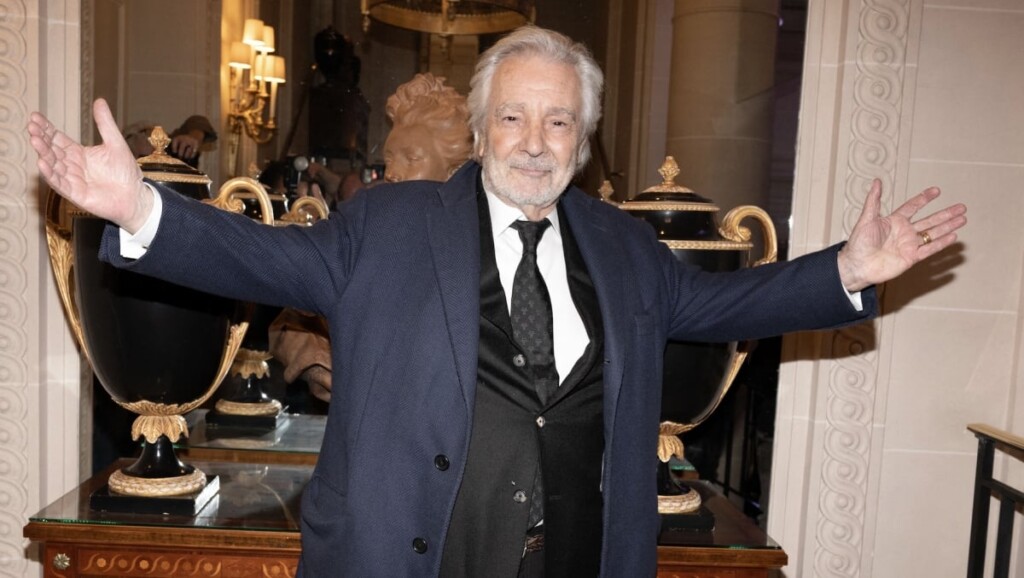 Pierre Arditi nous fait découvrir son presbytère normand du XIXe siècle, un lieu unique à Trouville Pierre Arditi nous fait découvrir son presbytère normand du XIXe siècle, un lieu unique à Trouville