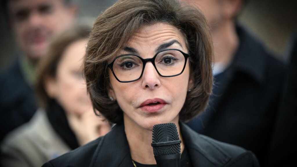 La Zoubida, candidate à la mairie, est interpellée pendant sa tournée de rue La Zoubida, candidate à la mairie, est interpellée pendant sa tournée de rue