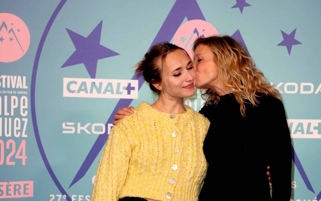 Alexandra Lamy : sa fille Chloé Jouannet arrêtée par la police après un délit de fuite Alexandra Lamy : sa fille Chloé Jouannet arrêtée par la police après un délit de fuite