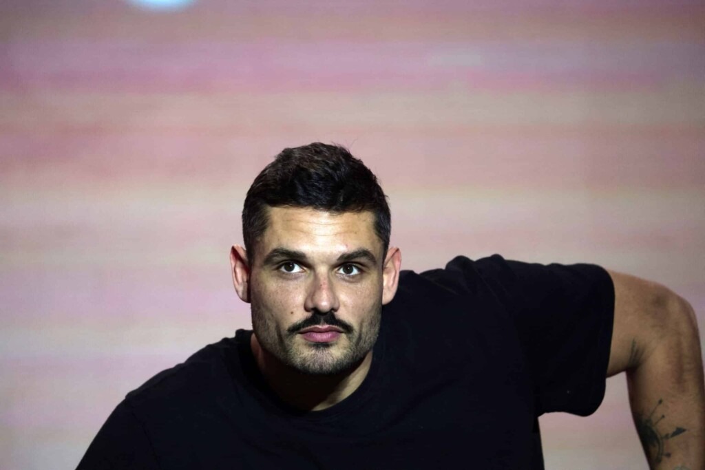 Florent Manaudou connaît une grande première : il est devenu père Florent Manaudou connaît une grande première : il est devenu père