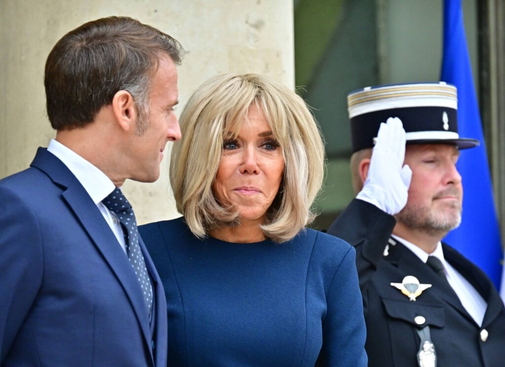 Brigitte Macron s’excuse sincèrement après avoir traité certaines personnes de sales connes Brigitte Macron s’excuse sincèrement après avoir traité certaines personnes de sales connes