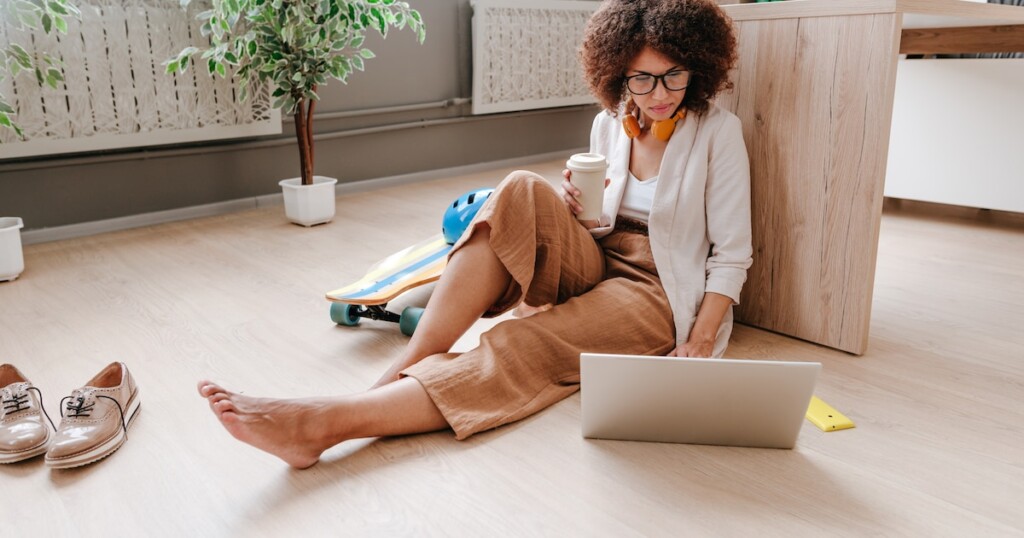 Le microshifting, tendance actuelle, mêle vie pro et perso : une habitude féminine de longue date Le microshifting, tendance actuelle, mêle vie pro et perso : une habitude féminine de longue date