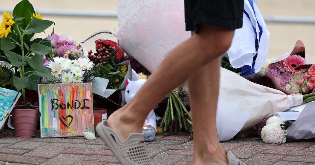 Terrifié, j’ai couru frénétiquement sur la plage de Sydney lors de l’attentat, dit un ex-élève de la Star Academy Terrifié, j’ai couru frénétiquement sur la plage de Sydney lors de l’attentat, dit un ex-élève de la Star Academy