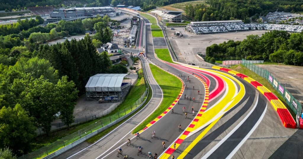 Pour Noël, pourquoi ne pas vous offrir un souvenir du circuit de Spa-Francorchamps ? Pour Noël, pourquoi ne pas vous offrir un souvenir du circuit de Spa-Francorchamps ?