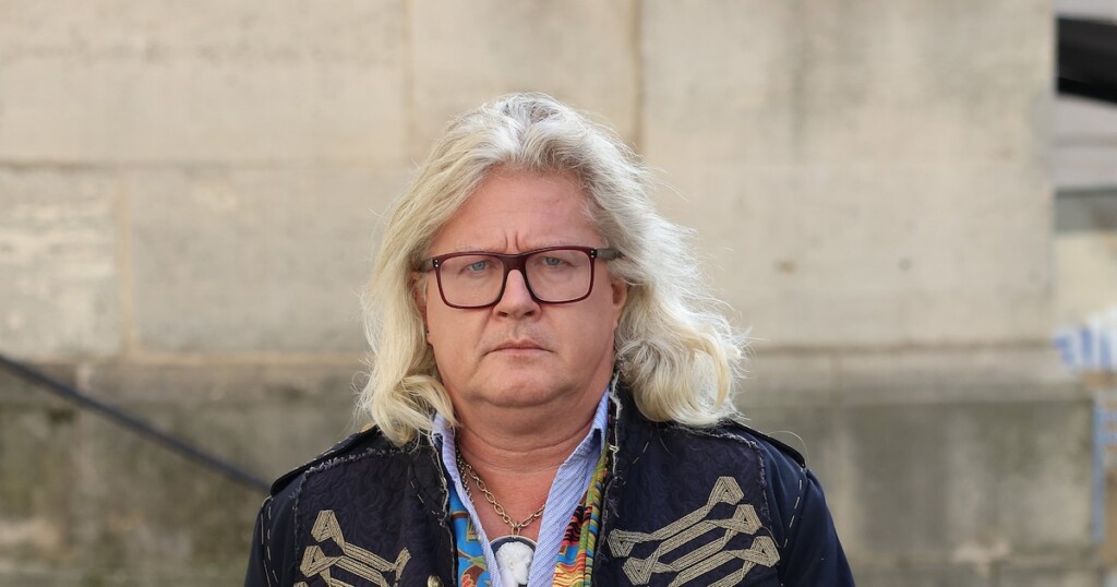 Pierre-Jean Chalençon critique Line Renaud sur X, la traitant de sorcière après son hommage à Bardot Pierre-Jean Chalençon critique Line Renaud sur X, la traitant de sorcière après son hommage à Bardot