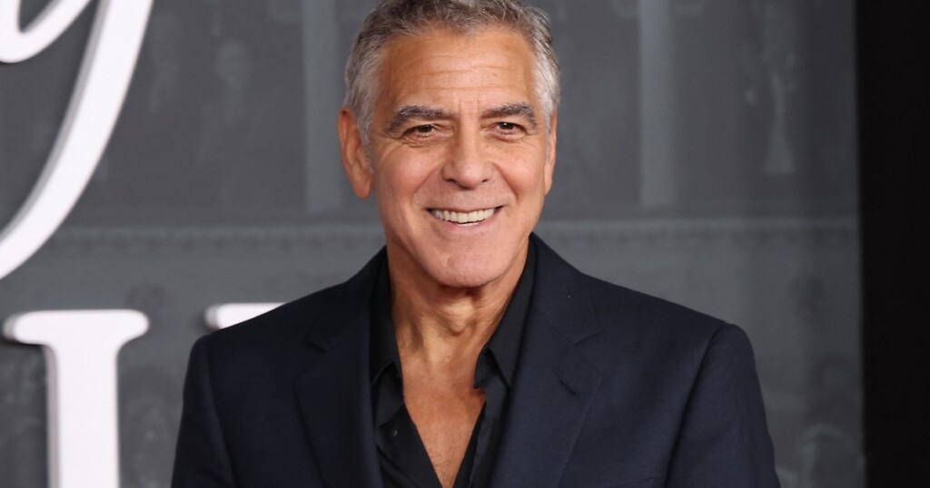 La naturalisation de George Clooney crée la polémique en France : ce message est inapproprié La naturalisation de George Clooney crée la polémique en France : ce message est inapproprié