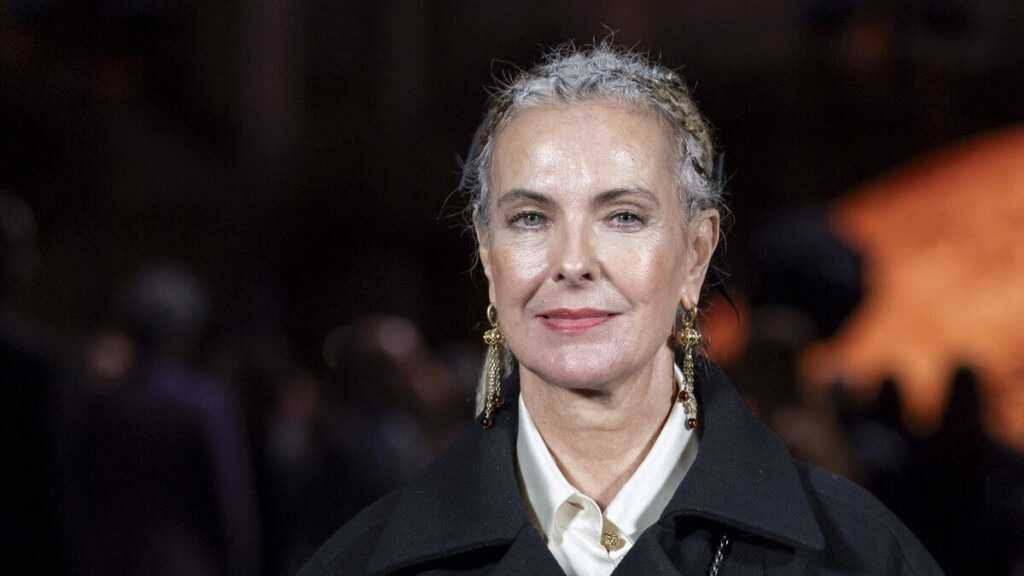 Carole Bouquet s’évanouit en tournant une scène choquante sur Samuel Paty Carole Bouquet s’évanouit en tournant une scène choquante sur Samuel Paty