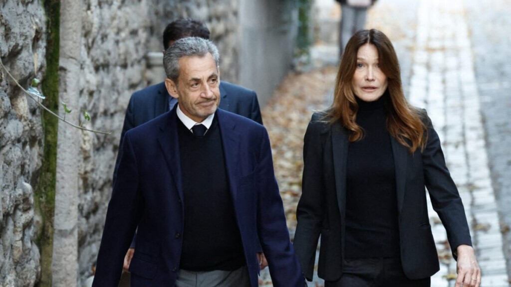 Carla Bruni-Sarkozy, attachée de presse à Mediapart, a fait un geste surprenant sans succès Carla Bruni-Sarkozy, attachée de presse à Mediapart, a fait un geste surprenant sans succès