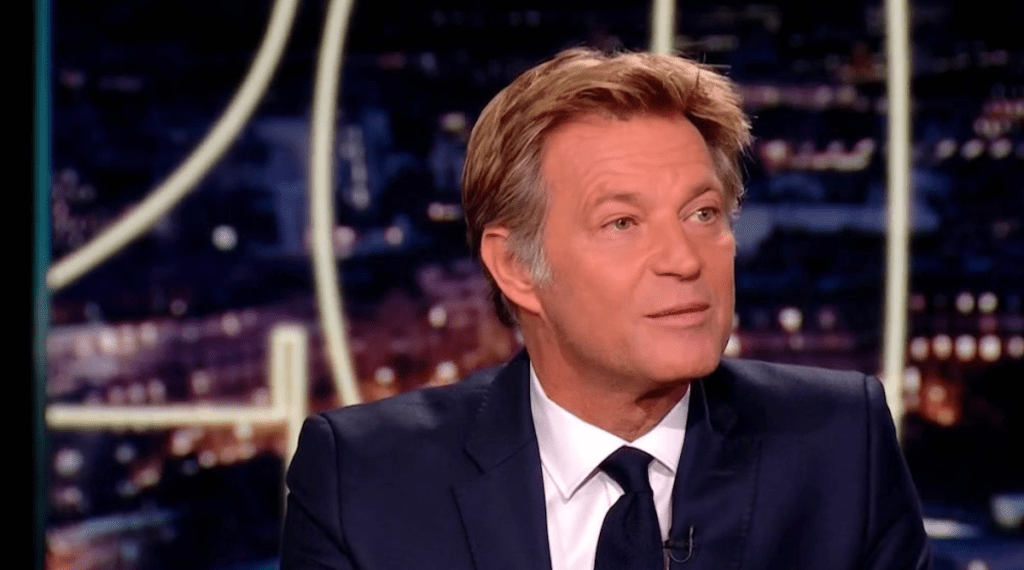 Laurent Delahousse révèle qu’une célèbre actrice présente sur le plateau est enceinte Laurent Delahousse révèle qu’une célèbre actrice présente sur le plateau est enceinte