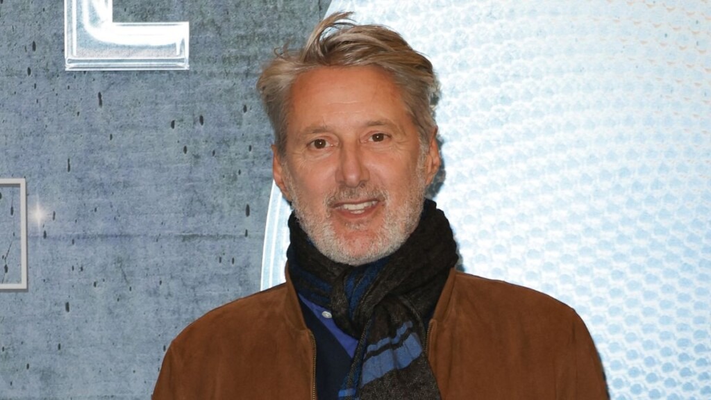 Antoine de Caunes : La disparition de mon père, un témoignage poignant Antoine de Caunes : La disparition de mon père, un témoignage poignant