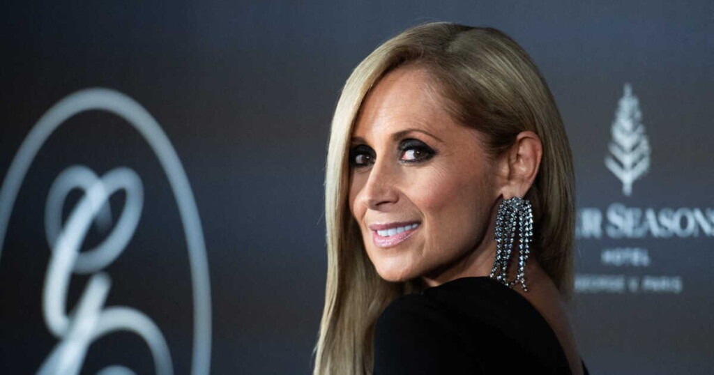 Lara Fabian se dit très attristée par l’escroquerie subie par un retraité croyant être en couple avec elle Lara Fabian se dit très attristée par l’escroquerie subie par un retraité croyant être en couple avec elle