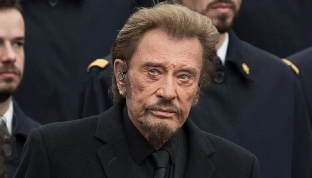 Johnny Hallyday a évité la prison grâce à un pot-de-vin : un chèque de… Johnny Hallyday a évité la prison grâce à un pot-de-vin : un chèque de…