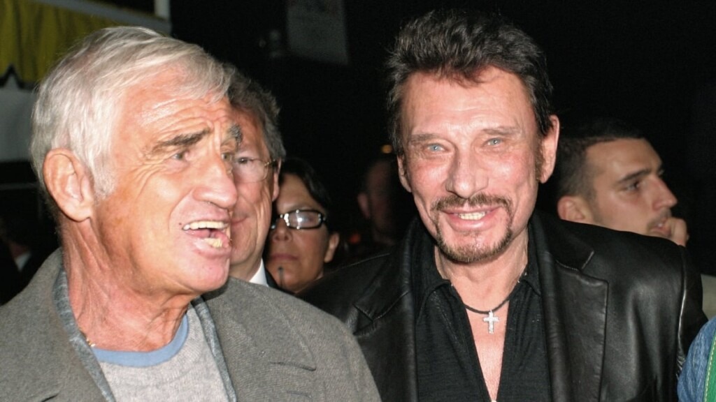 Johnny Hallyday mal en point à cause de Jean-Paul Belmondo, scène choquante chez Régine : joues en sang Johnny Hallyday mal en point à cause de Jean-Paul Belmondo, scène choquante chez Régine : joues en sang