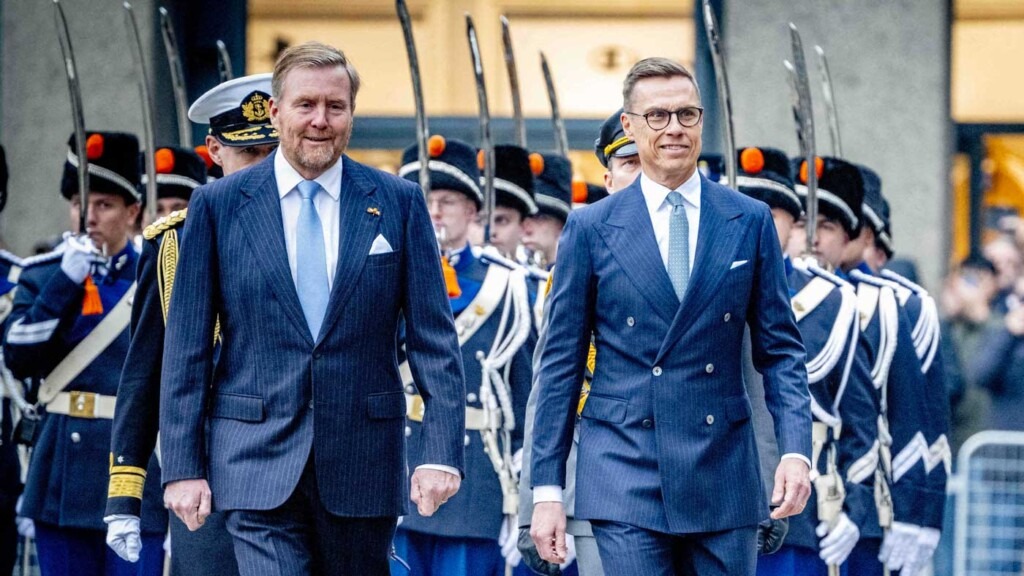 Le roi Willem-Alexander et la reine Máxima accueillent cérémonieusement le président finlandais à Amsterdam Le roi Willem-Alexander et la reine Máxima accueillent cérémonieusement le président finlandais à Amsterdam