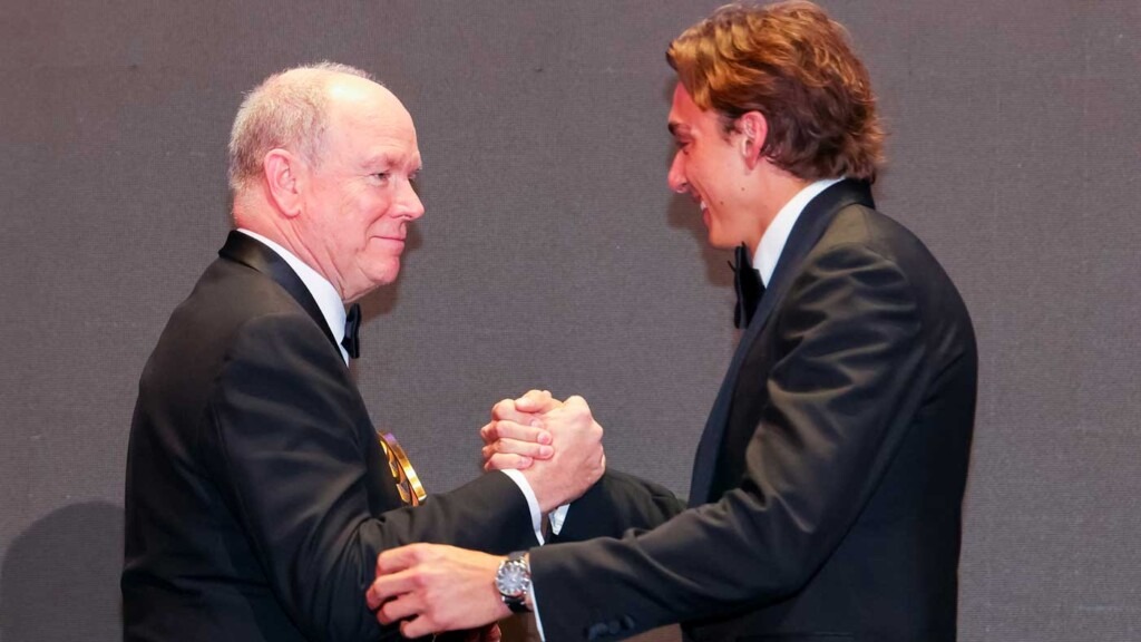 Le Prince Albert II rend hommage à Armand Duplantis à Monaco Le Prince Albert II rend hommage à Armand Duplantis à Monaco