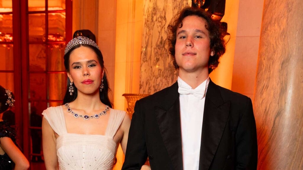 Les descendants du dernier roi d’Italie ont ébloui au Bal des Débutantes à Paris Les descendants du dernier roi d’Italie ont ébloui au Bal des Débutantes à Paris