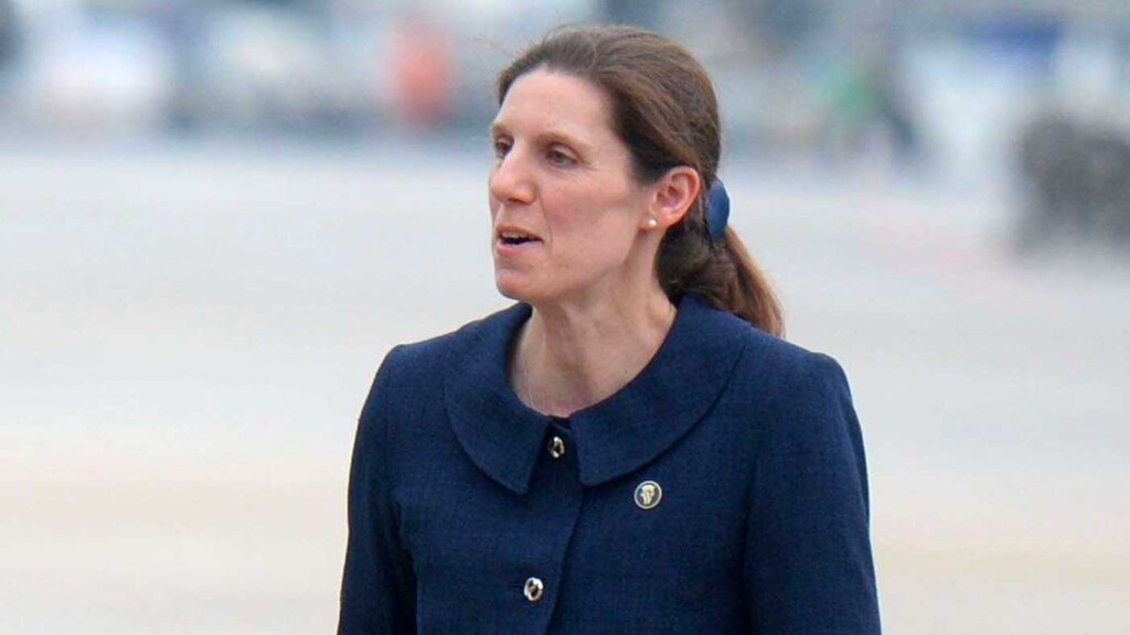 Le roi Charles III honore exceptionnellement la nourrice et le chauffeur de William et Kate Le roi Charles III honore exceptionnellement la nourrice et le chauffeur de William et Kate