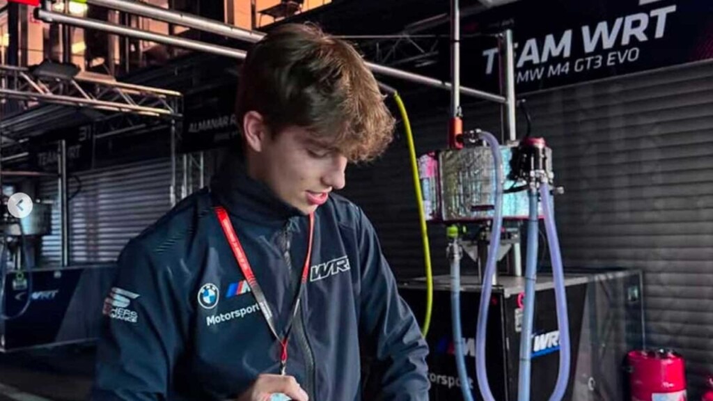 Le Prince Aymeric débute sa carrière de pilote en suivant une formation spécialisée en automobile Le Prince Aymeric débute sa carrière de pilote en suivant une formation spécialisée en automobile