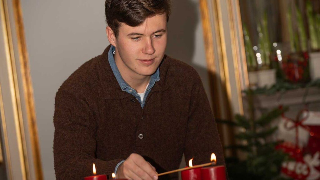 Le prince héritier Christian allume la dernière bougie de l’Avent Le prince héritier Christian allume la dernière bougie de l’Avent