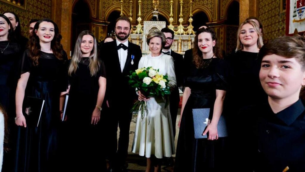 La princesse Sofia au concert de Noël du Chœur royal dans la cathédrale catholique de Bucarest La princesse Sofia au concert de Noël du Chœur royal dans la cathédrale catholique de Bucarest
