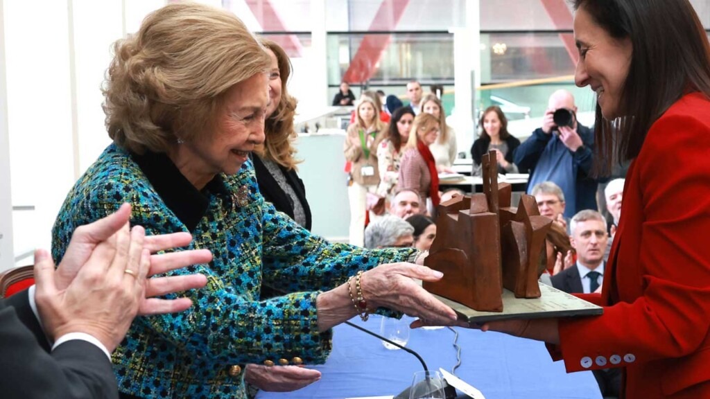 La reine Sofia va à Burgos pour décerner un prix au Parlement européen La reine Sofia va à Burgos pour décerner un prix au Parlement européen