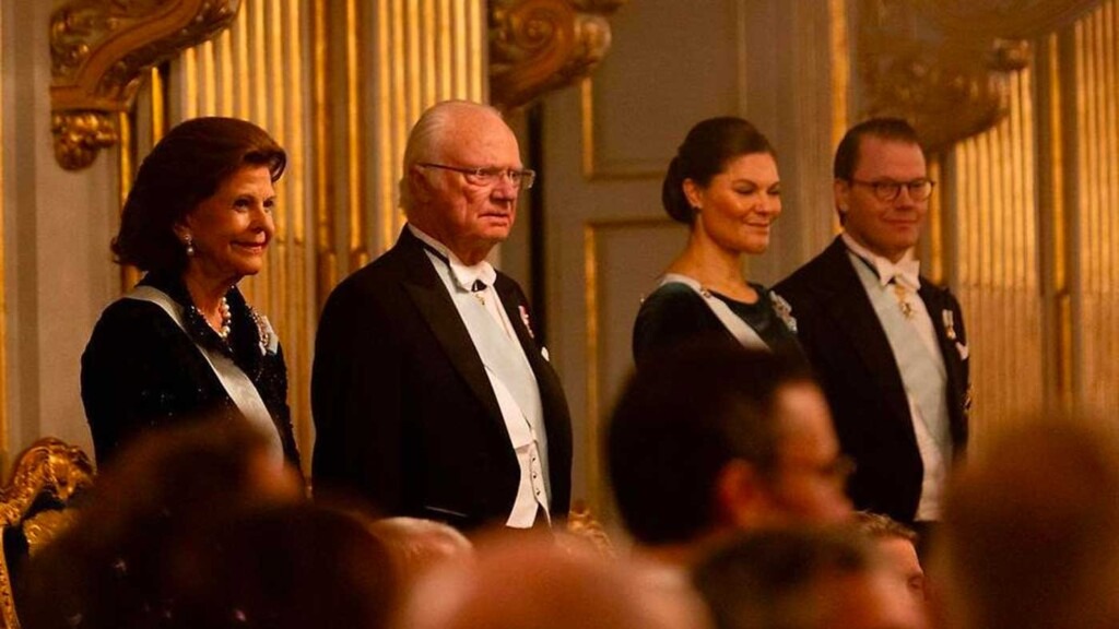 La famille royale assiste à la clôture de l’Académie suédoise selon le rituel de Gustave III La famille royale assiste à la clôture de l’Académie suédoise selon le rituel de Gustave III