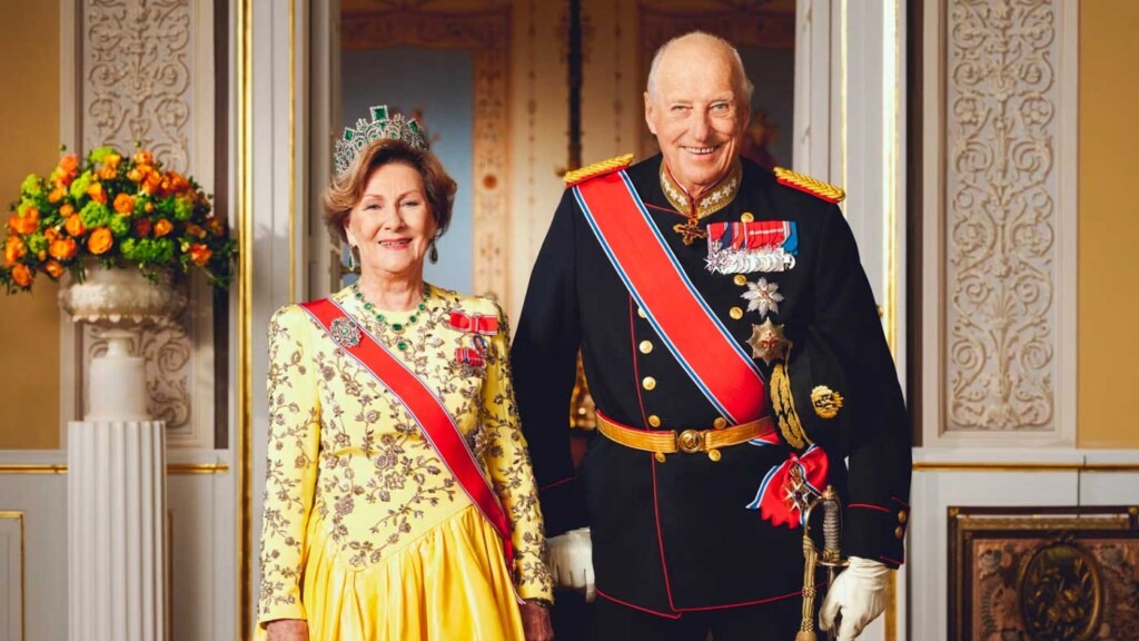 Les magnifiques photos officielles du roi Harald V et de la reine Sonja avec leurs distinctions Les magnifiques photos officielles du roi Harald V et de la reine Sonja avec leurs distinctions