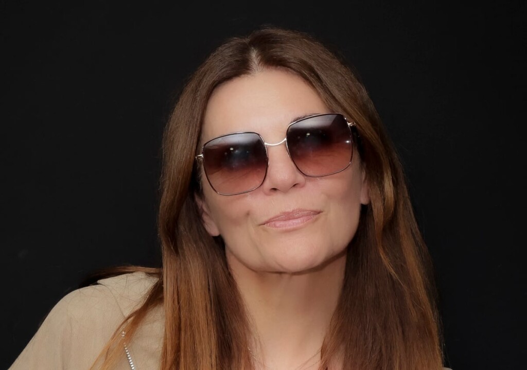 Véronika Loubry en deuil : une semaine après la perte de son compagnon, elle pleure en vidéo Véronika Loubry en deuil : une semaine après la perte de son compagnon, elle pleure en vidéo