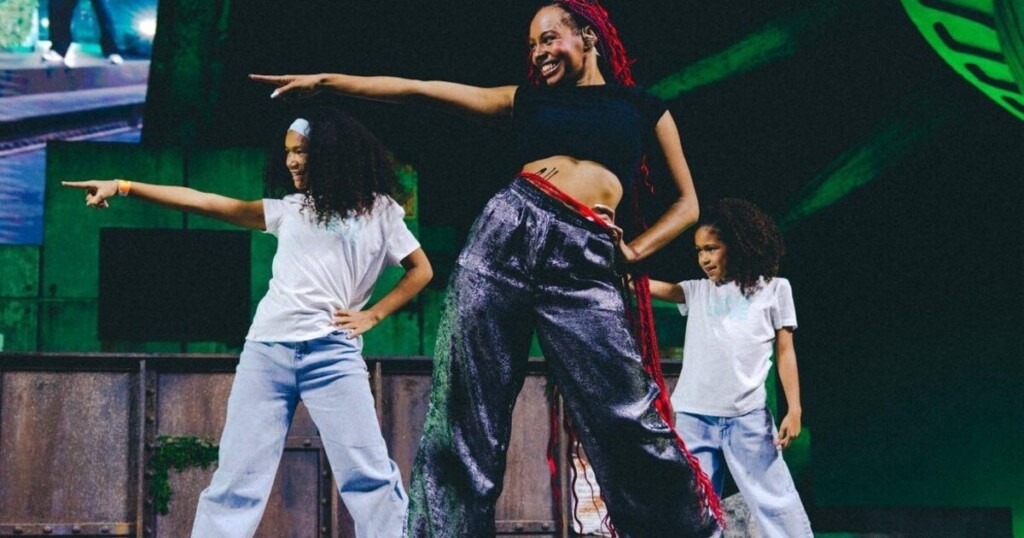 Anaé et Thaïs, jeunes Bruxelloises, ont dansé à Bercy avec Soprano : « Nous voulons suivre les AnGe Twins » Anaé et Thaïs, jeunes Bruxelloises, ont dansé à Bercy avec Soprano : « Nous voulons suivre les AnGe Twins »