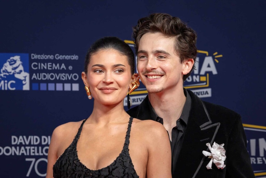 Une vidéo montre Kylie Jenner et Timothée Chalamet en désaccord aux Golden Globes, créant le buzz Une vidéo montre Kylie Jenner et Timothée Chalamet en désaccord aux Golden Globes, créant le buzz