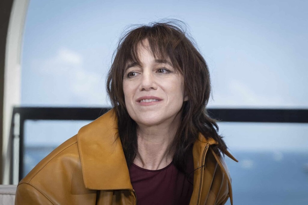 Charlotte Gainsbourg : la demeure familiale de son père est restée intacte Charlotte Gainsbourg : la demeure familiale de son père est restée intacte