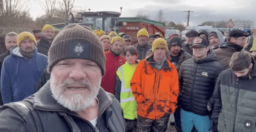 Philippe Etchebest soutient les agriculteurs pour défendre ceux qui nous nourrissent Philippe Etchebest soutient les agriculteurs pour défendre ceux qui nous nourrissent