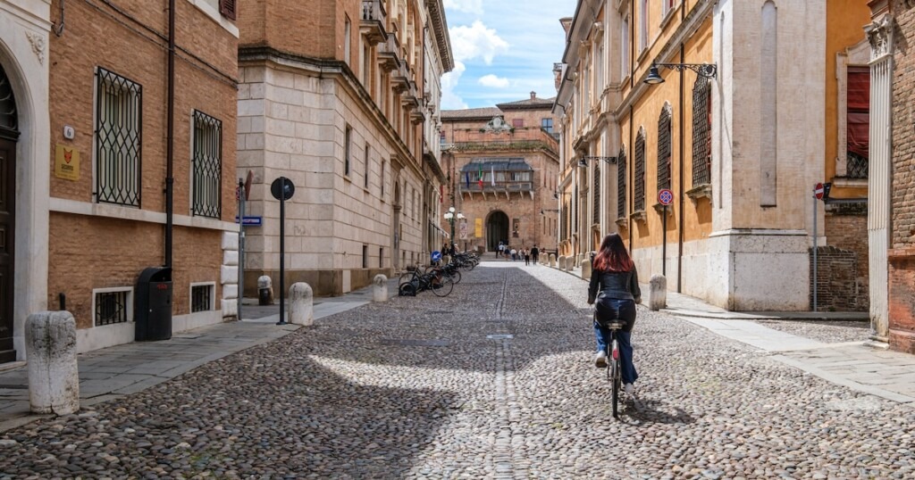 Ferrara et le delta du Pô : une Italie secrète entre art, vélo et nature intacte Ferrara et le delta du Pô : une Italie secrète entre art, vélo et nature intacte