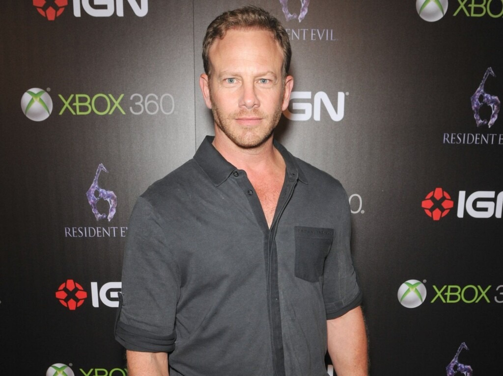 Ian Ziering garde le contact avec ses anciens collègues de Beverly Hills : ils deviennent Ian Ziering garde le contact avec ses anciens collègues de Beverly Hills : ils deviennent