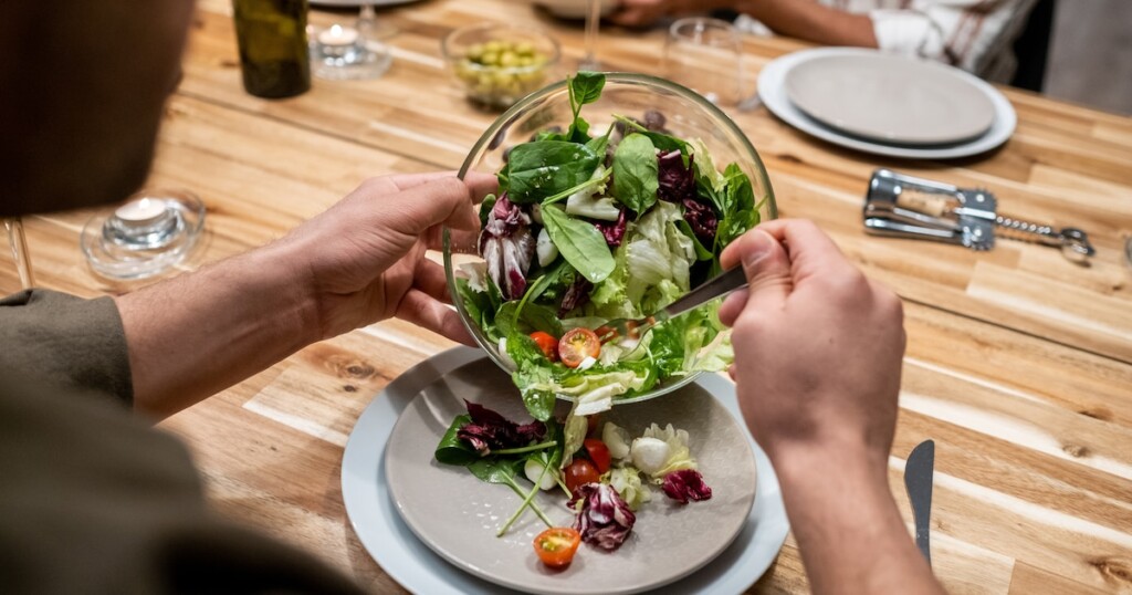 Manger ce fruit à noyau le soir pourrait améliorer le sommeil, tout comme certains aliments spéciaux Manger ce fruit à noyau le soir pourrait améliorer le sommeil, tout comme certains aliments spéciaux