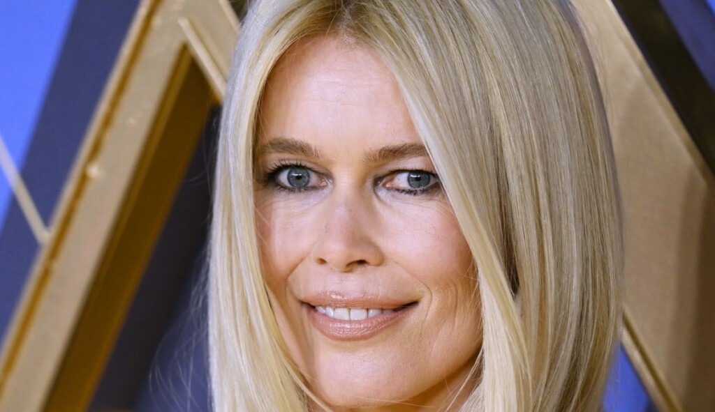 À 55 ans, Claudia Schiffer éblouit en maillot de bain avec des clichés défiant les conventions À 55 ans, Claudia Schiffer éblouit en maillot de bain avec des clichés défiant les conventions