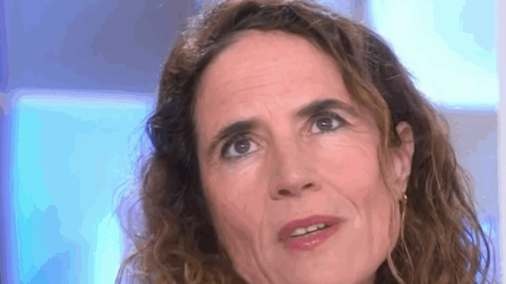 Mazarine Pingeot dévoile une surprise sur l’attrait des enfants pour les ouvrages de son père Mazarine Pingeot dévoile une surprise sur l’attrait des enfants pour les ouvrages de son père