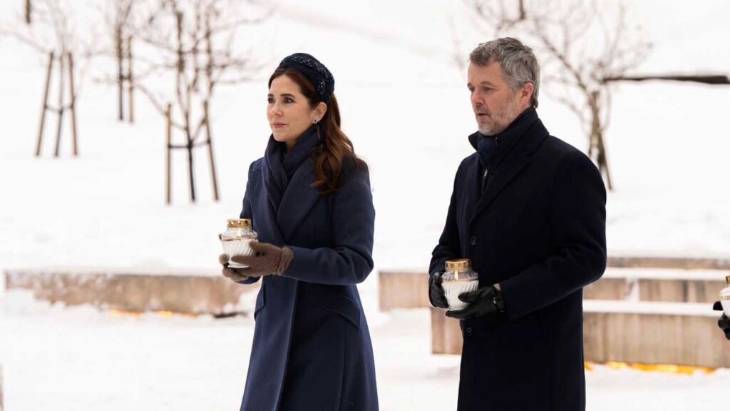 Le roi Frederik X et la reine Mary visitent le mémorial des victimes du communisme en Estonie Le roi Frederik X et la reine Mary visitent le mémorial des victimes du communisme en Estonie