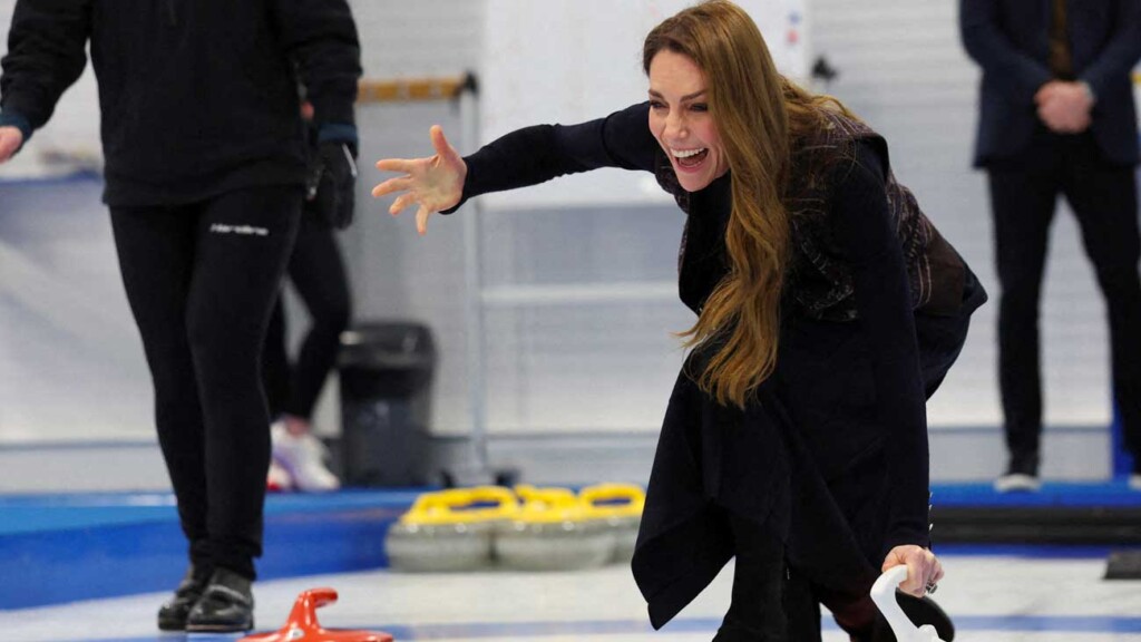 Le prince et la princesse de Galles découvrent le curling avec l’équipe britannique avant les JO d’hiver Le prince et la princesse de Galles découvrent le curling avec l’équipe britannique avant les JO d’hiver