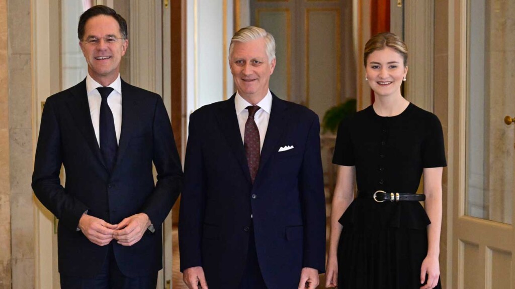 La princesse Élisabeth rencontre pour la première fois les dirigeants de l’OTAN avec le roi Philippe La princesse Élisabeth rencontre pour la première fois les dirigeants de l’OTAN avec le roi Philippe