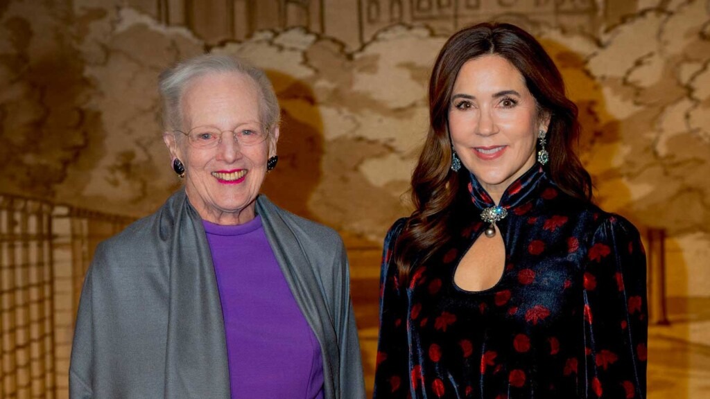 Les reines Mary et Margrethe du Danemark inaugurent ensemble le Théâtre de la Cour Les reines Mary et Margrethe du Danemark inaugurent ensemble le Théâtre de la Cour