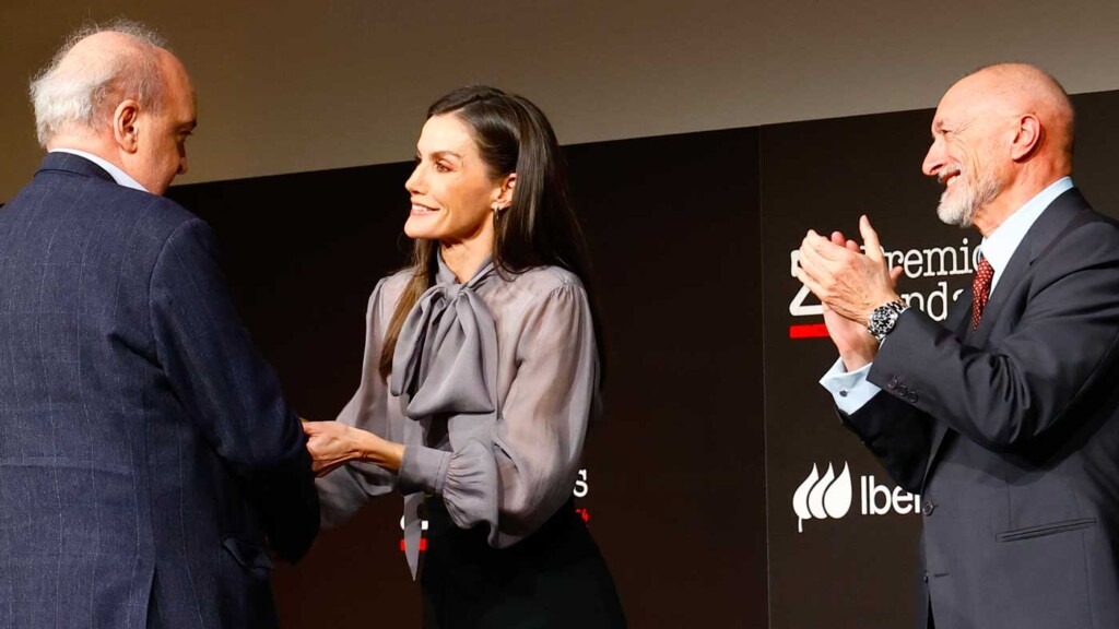 La reine Letizia décerne les prix Zenda aux auteurs marquants de la saison littéraire La reine Letizia décerne les prix Zenda aux auteurs marquants de la saison littéraire